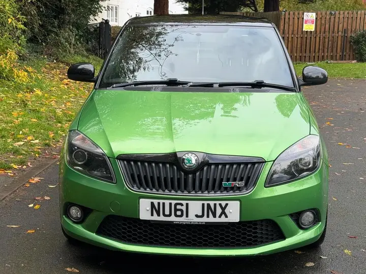 Skoda Fabia 2011 photo 3