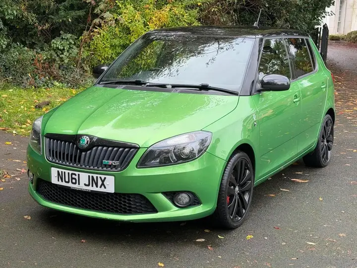 Skoda Fabia 2011 photo 4