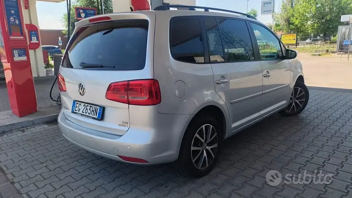 Volkswagen Touran 2011 photo 5