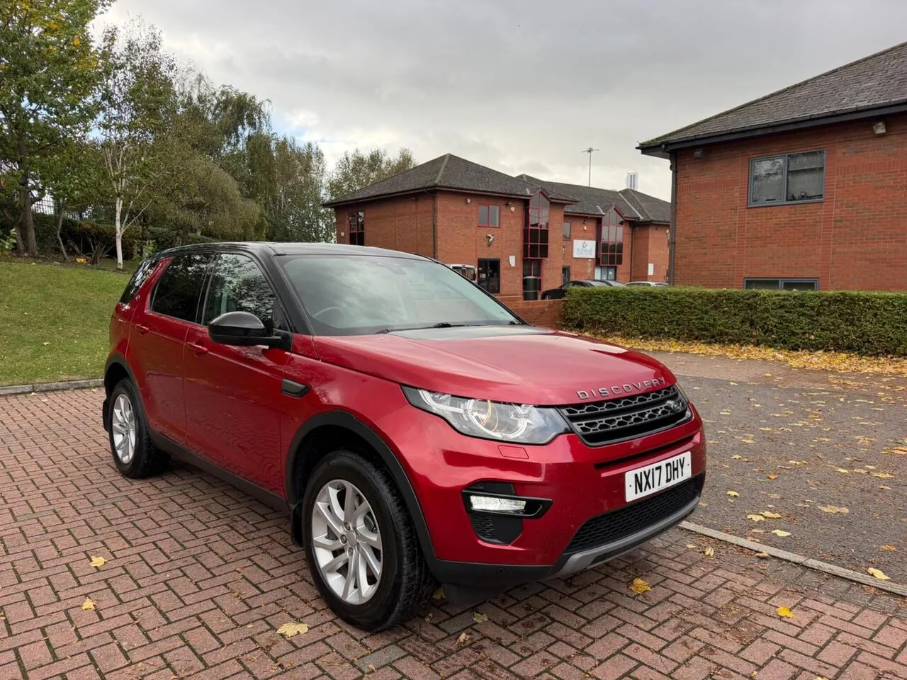 Land Rover Discovery Sport 2017 photo 2
