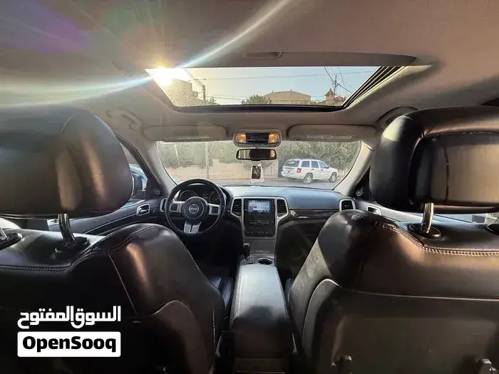 Jeep Grand Cherokee 2011 photo 3