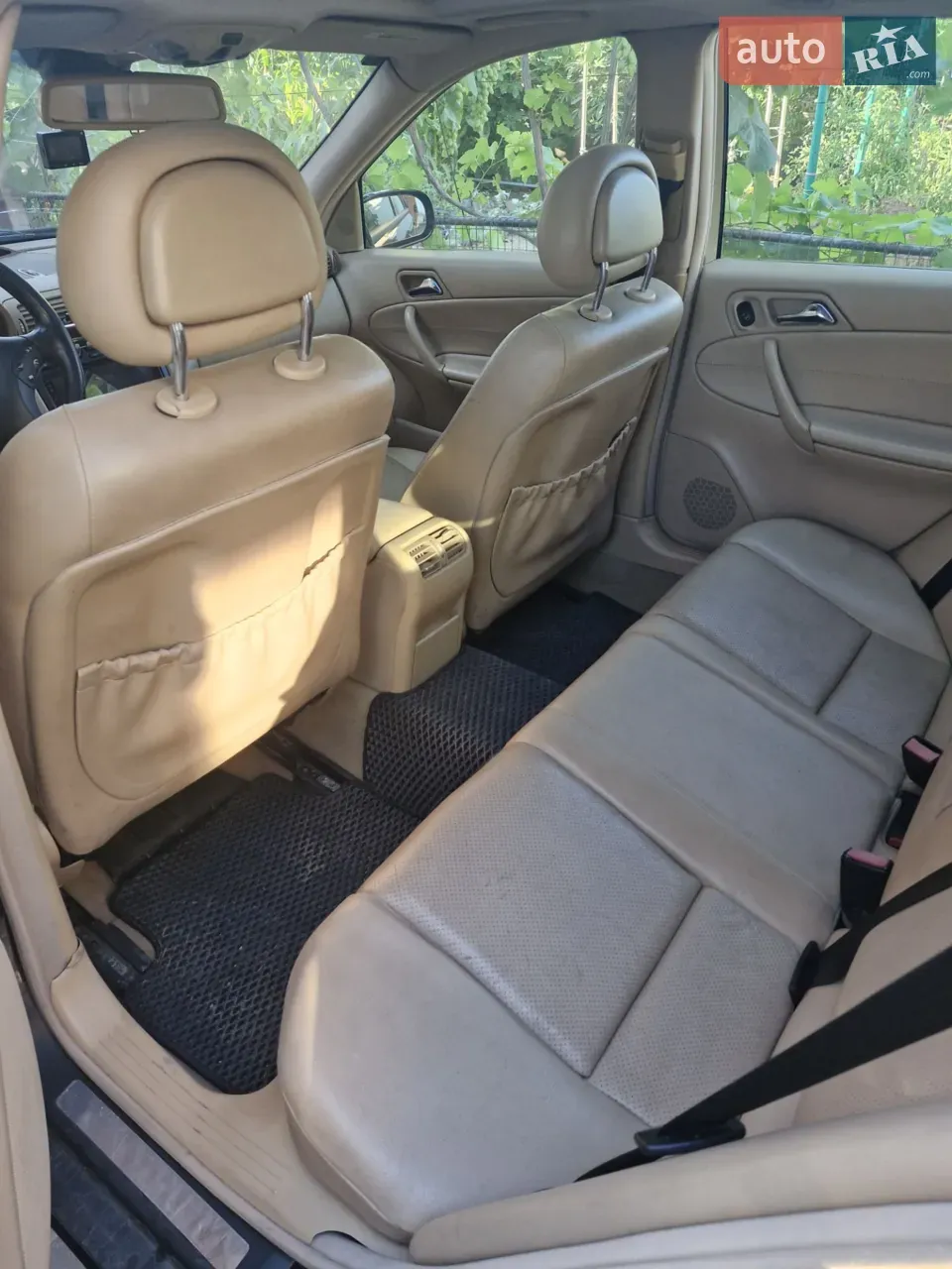 Mercedes-Benz C-Class 2001 photo 2