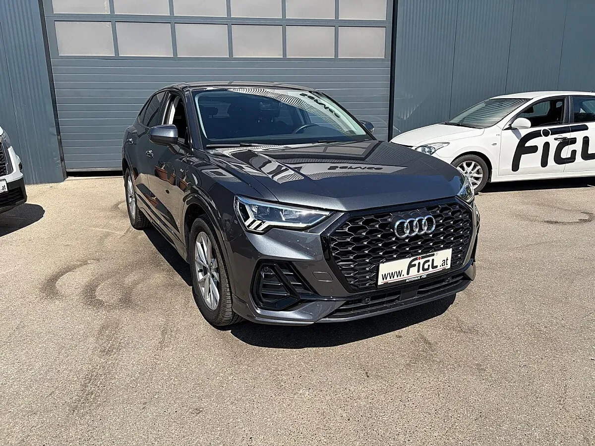 Audi Q3 2021 photo 2