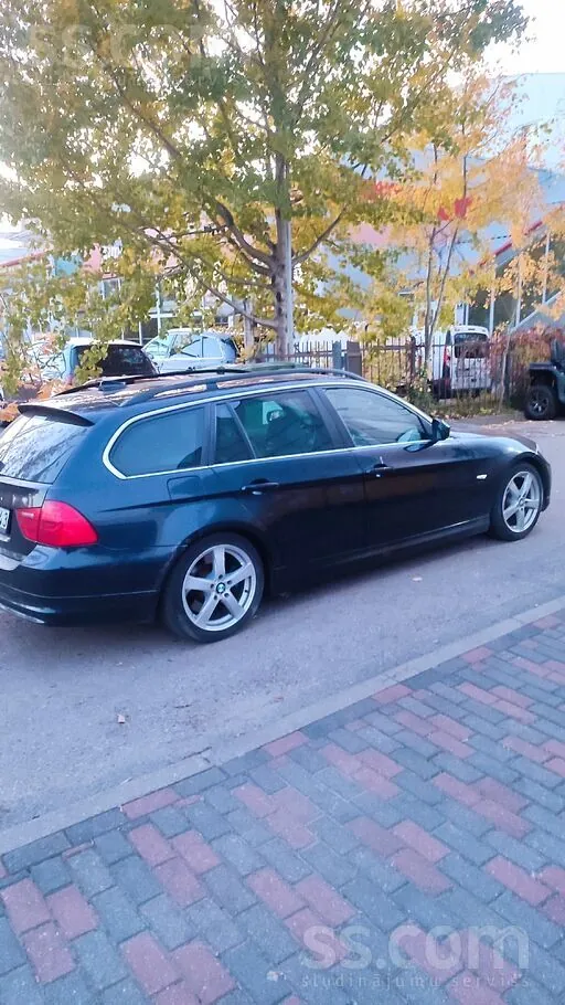 BMW 325 2009 photo 4