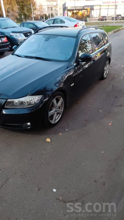 BMW 325 2009 photo 2