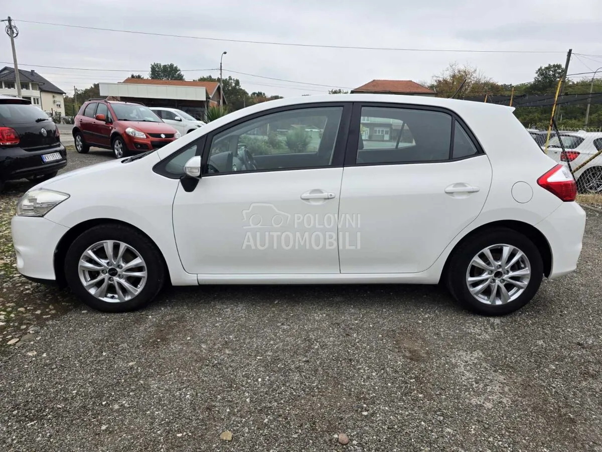 Toyota Avensis 2011 photo 5