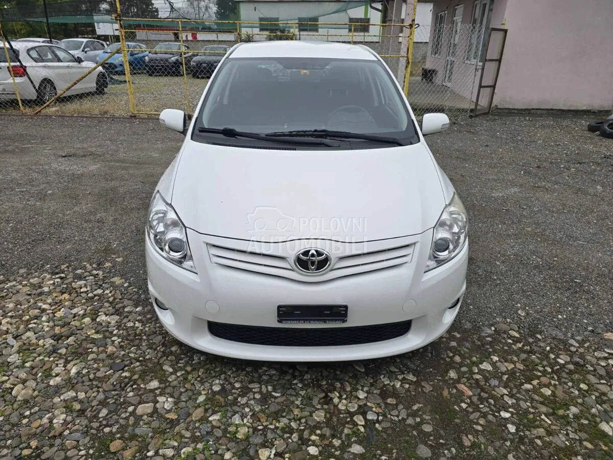 Toyota Avensis 2011 photo 3