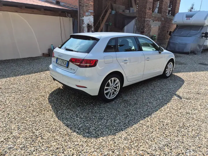 Audi A3 2018 photo 3