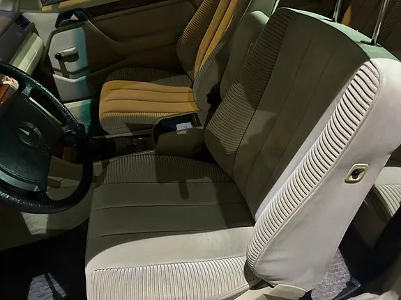 Mercedes-Benz 300 Ce 1990 photo 3