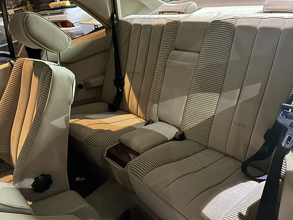 Mercedes-Benz 300 Ce 1990 photo 5