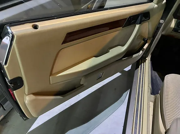 Mercedes-Benz 300 Ce 1990 photo 2