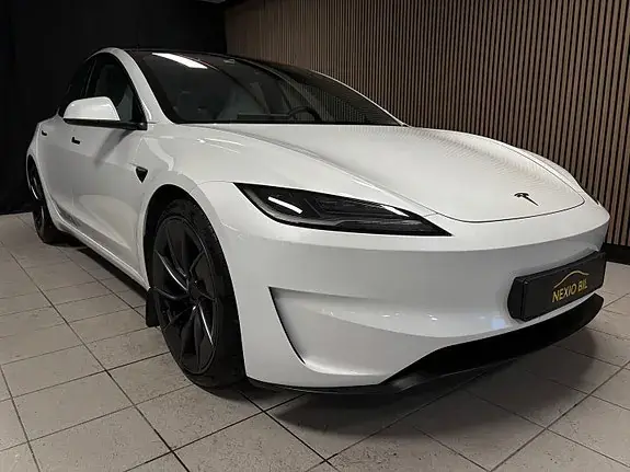 Tesla Model 3 2025 photo 3