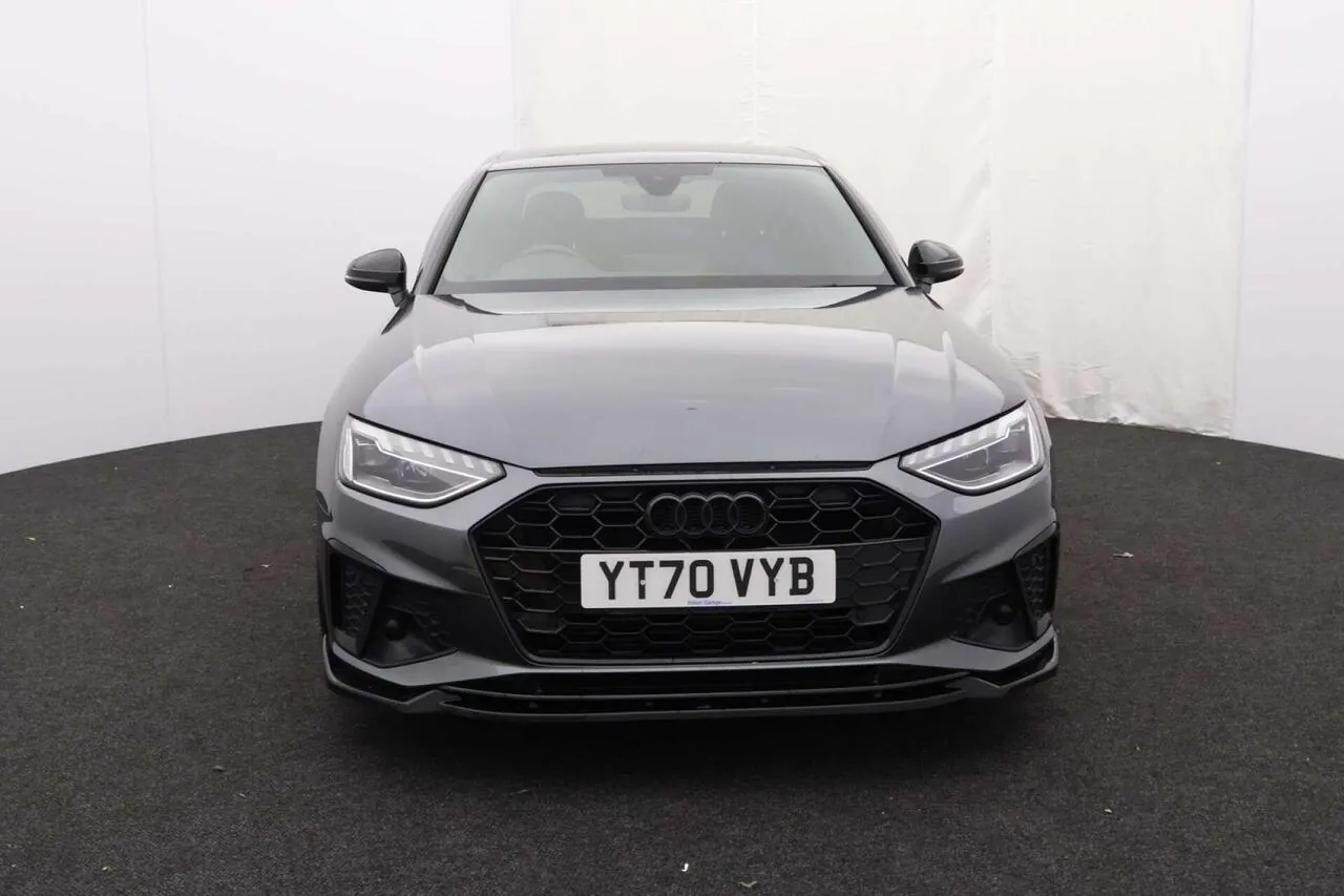 Audi A4 2020 photo 2