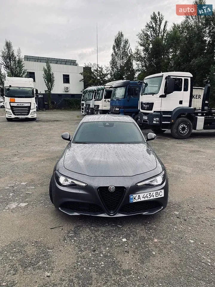 Alfa Romeo Giulia 2016 photo 2