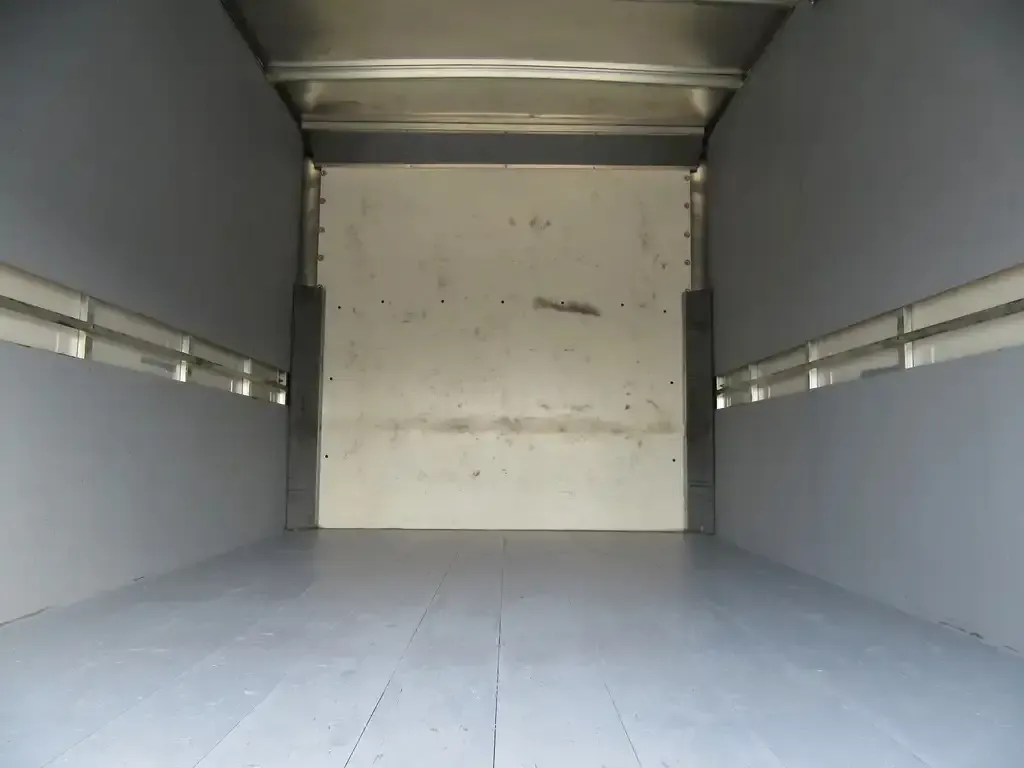 Ford Transit 2022 photo 2