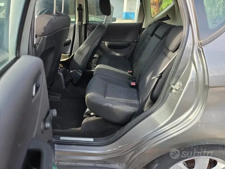 Mercedes-Benz A 2010 photo 5