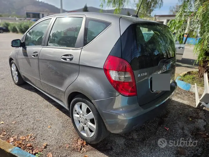 Mercedes-Benz A 2010 photo 3