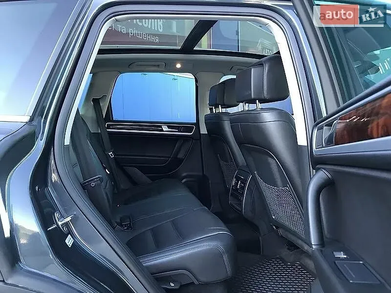 Volkswagen Touareg 2012 photo 4