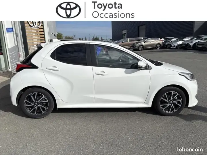 Toyota Yaris 2023 photo 5