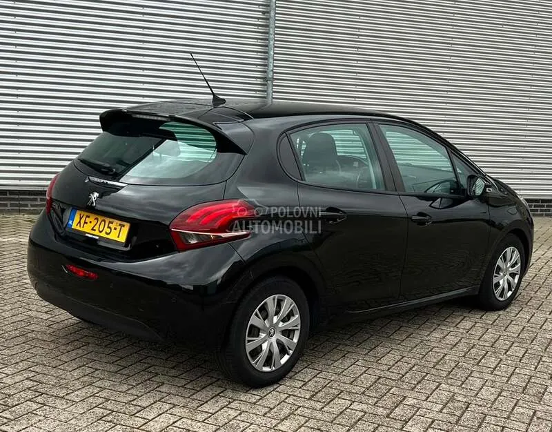 Peugeot 208 2019 photo 5