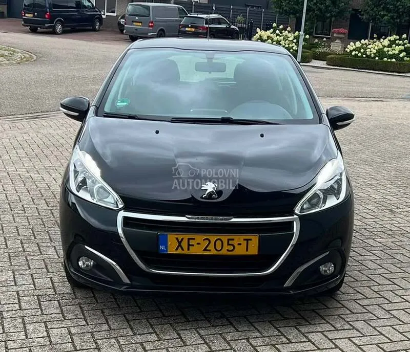 Peugeot 208 2019 photo 2
