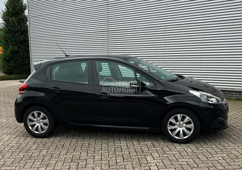 Peugeot 208 2019 photo 4