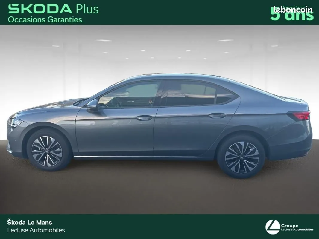 Skoda Superb 2025 photo 2