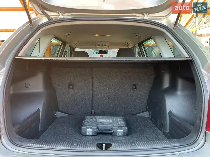 Skoda Fabia 2012 photo 4