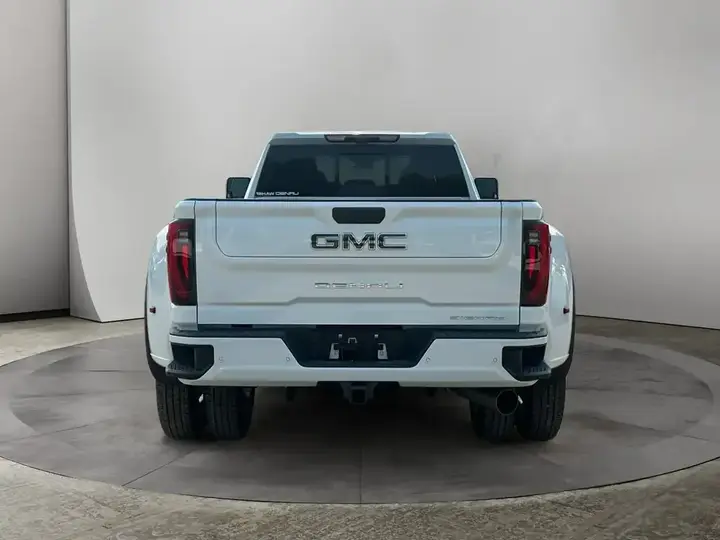 GMC Sierra 3500Hd 2026 photo 4