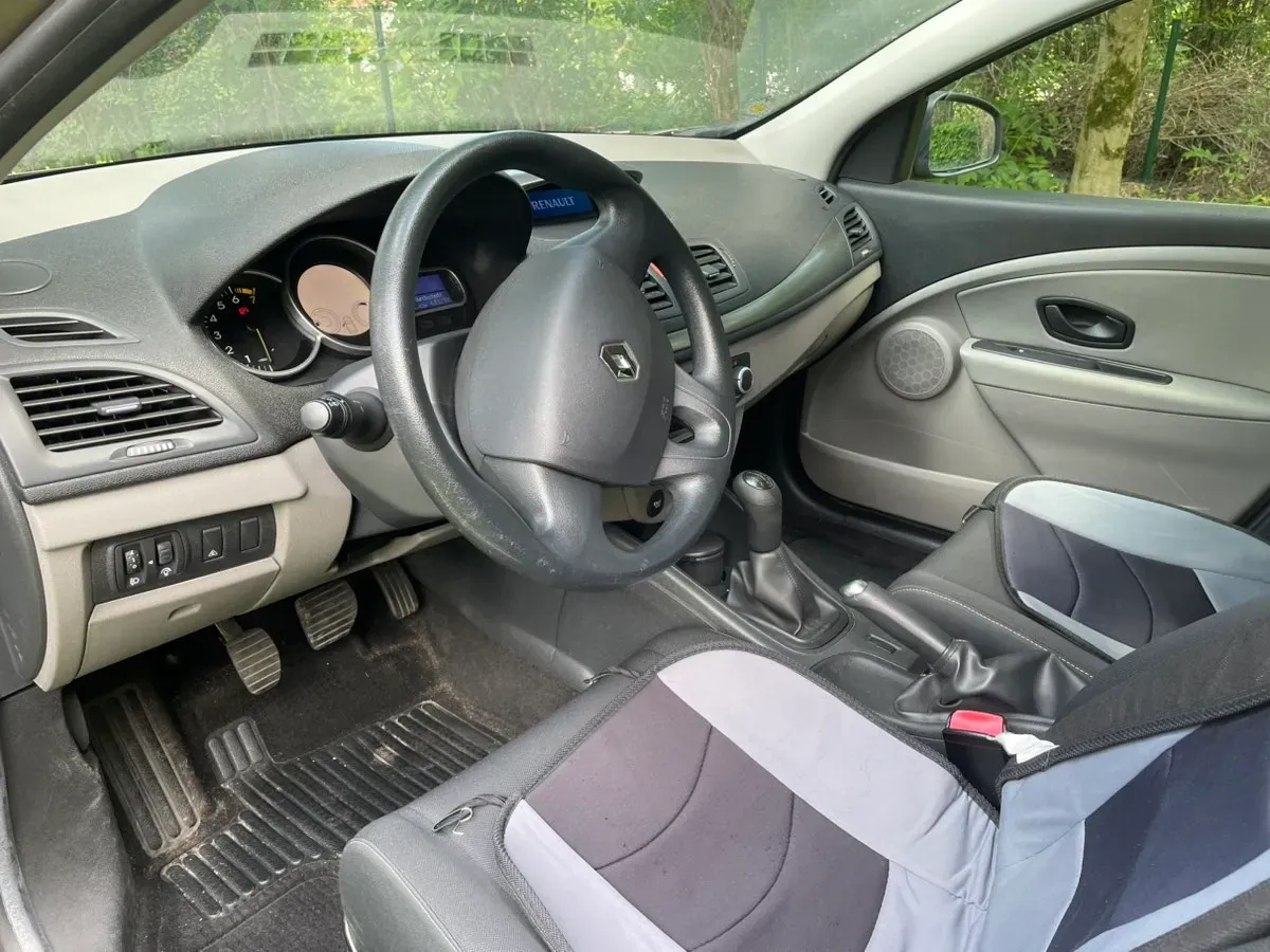 Renault Megane 2010 photo 3