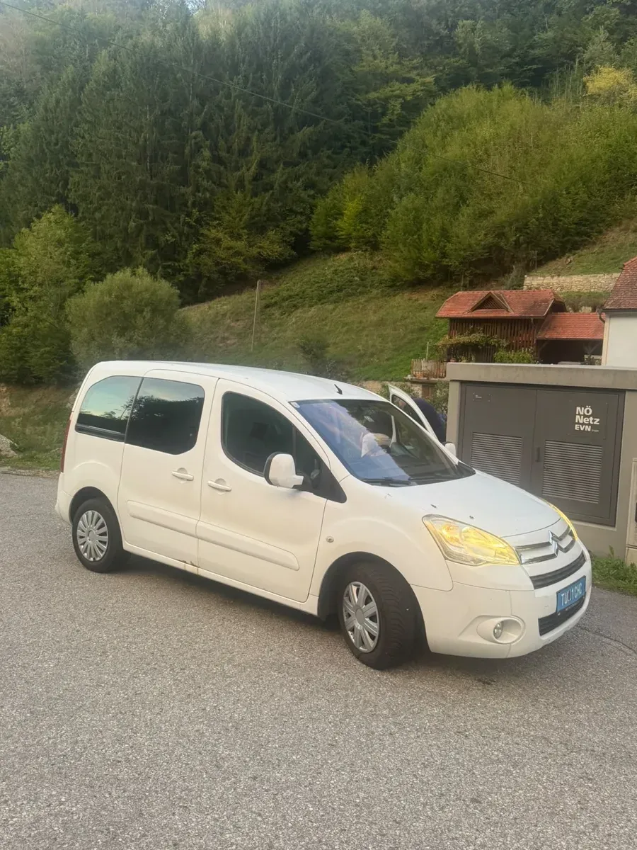 Citroen Berlingo 2010 photo 2