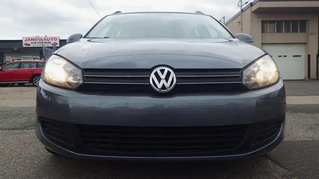 Volkswagen Golf 2010 photo 3