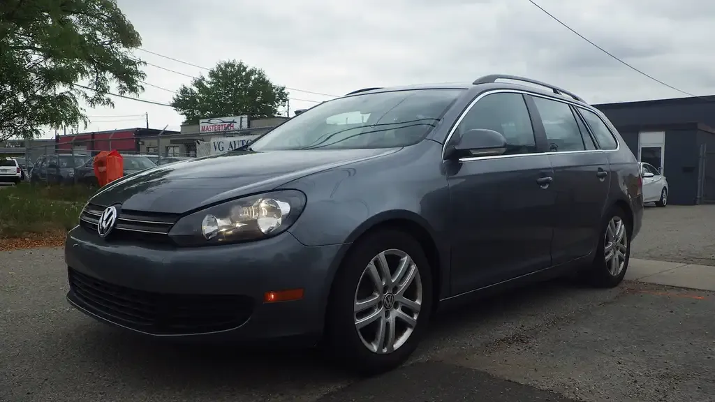 Volkswagen Golf 2010 photo 2