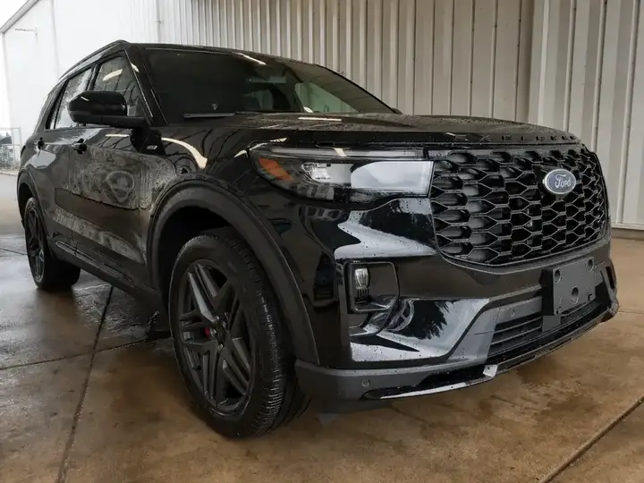 Ford Explorer 2026 photo 4