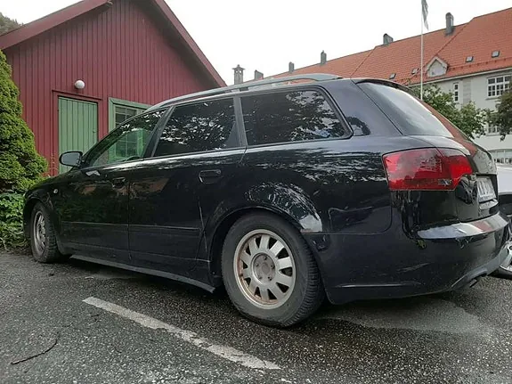 Audi A4 2005 photo 2