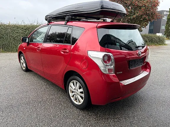 Toyota Verso 2010 photo 4