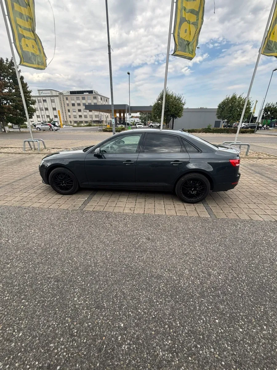 Audi A4 2018 photo 3