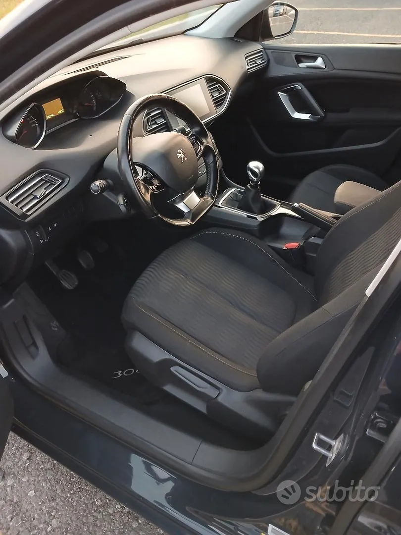 Peugeot 308 2015 photo 5