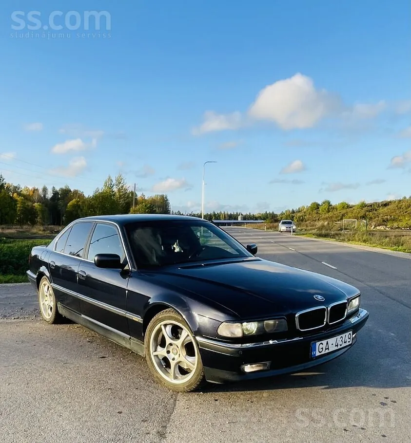 BMW 740I