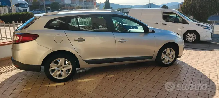 Renault Megane 2013 photo 2