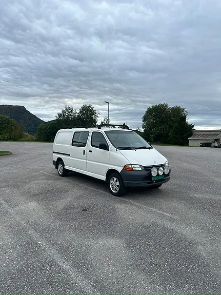 Toyota Hiace 2001 photo 3
