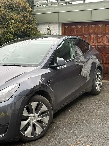 Tesla Model Y 2022 photo 2