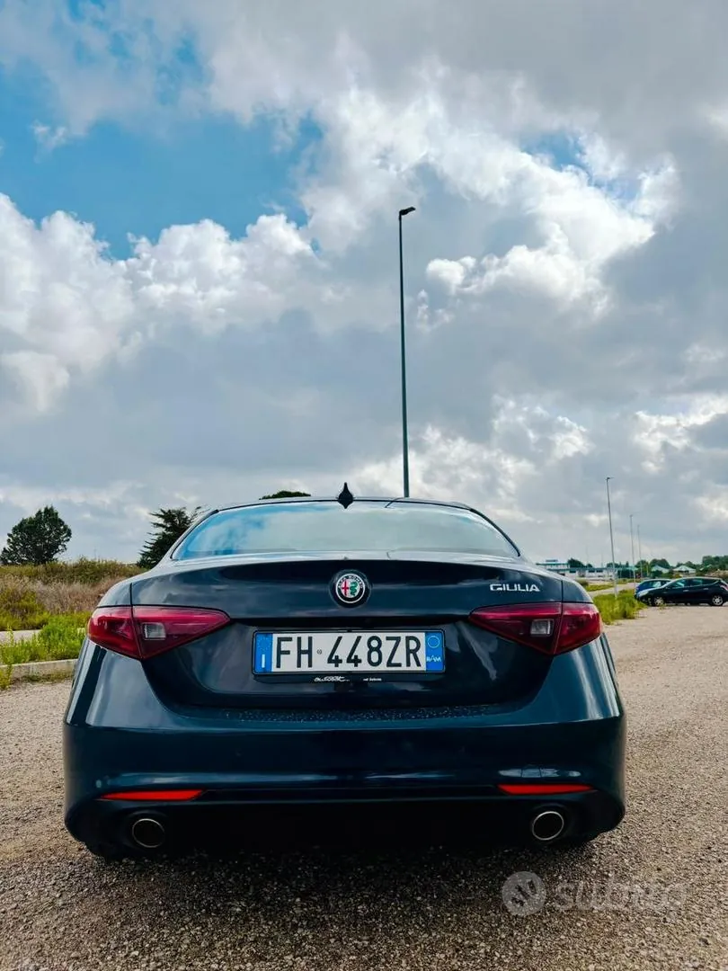Alfa Romeo Giulia 2017 photo 4
