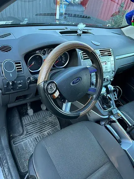 Ford Kuga 2010 photo 5