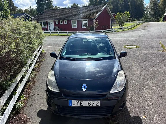 Renault Clio 2010 photo 4