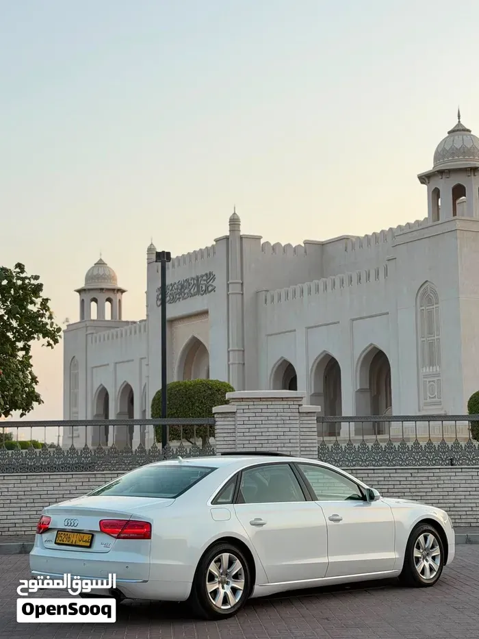 Audi A8 2012 photo 3