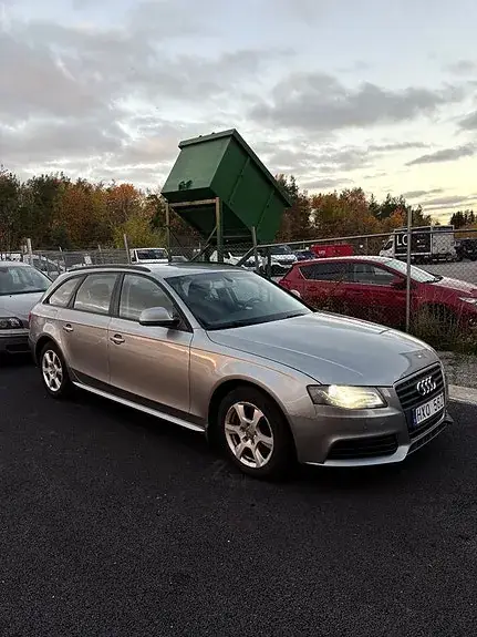 Audi A4 2009 photo 2