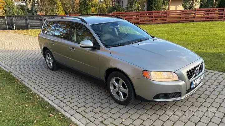 Volvo V70 2009 photo 3