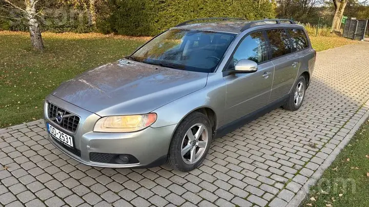 Volvo V70 2009 photo 4
