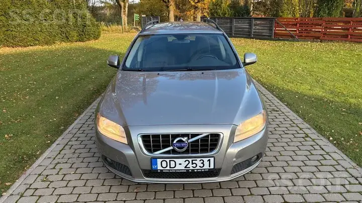 Volvo V70 2009 photo 2